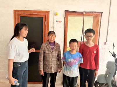 通城县沙堆镇天灯岭小学：暖心家访筑牢安全防线