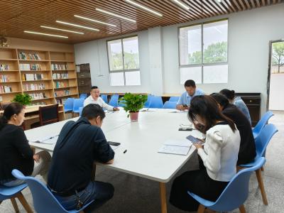 通城县塘湖中学：聚焦数学教学质量 同探难题妙解法