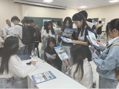 通城“才聚荆楚”进校园 揽才引智促发展