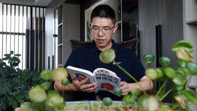 【劳模风采⑤】吴练：从“门外汉”到销售骨干  十四年匠心铸就陶瓷营销专家