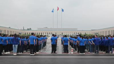 视频-玉立集团举行“庆五一”升旗仪式暨党课学习活动 