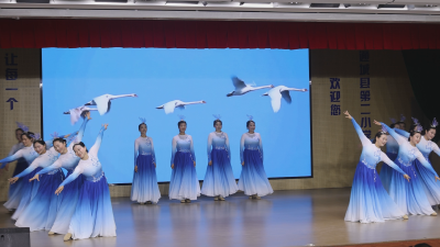 通城县关工委举办庆“六一”暨纪念抗战胜利80周年文艺汇演