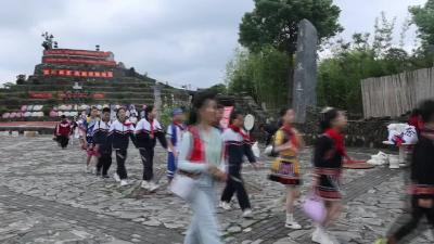 视频-通城与通山联合开展“彩云计划”跨县民族文化实践研学活动 