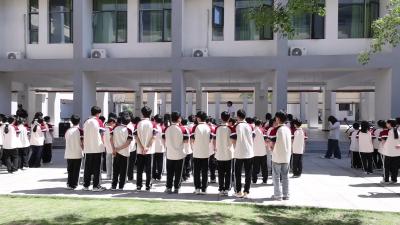视频-通城县麦市中学开展关爱未成年人活动