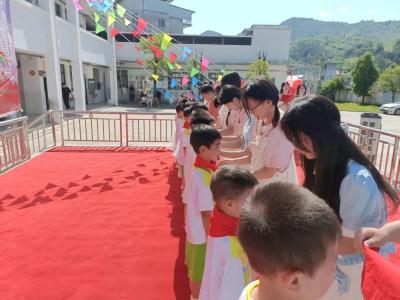 通城县塘湖镇润田小学：童心向党  放飞梦想
