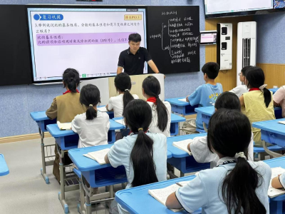 通城县四庄乡中心完小：教联体数学微格课探讨活动