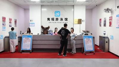 视频-炎热车厢变危险“烤炉”！这些常见物品可能引发事故