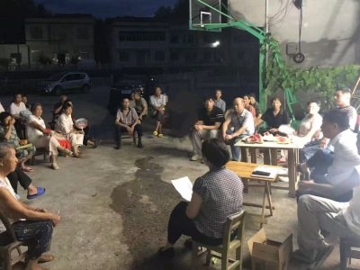 通城县石南镇：屋场会上话民生 推动工作入民心