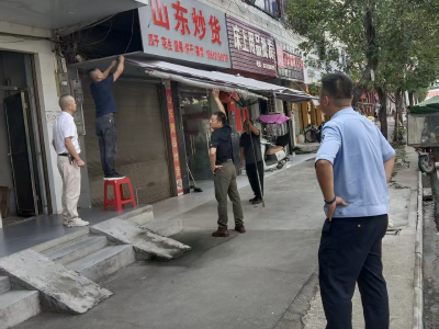通城县石南镇集镇整治：既守好“秩序线”也搭好“便民台”