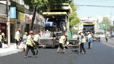 【我的城 在焕新】通城：道路“黑化”焕新颜 铺就民生“幸福路”