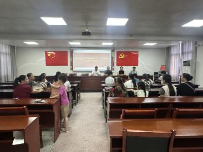 通城县五里镇：巧手传情 爱在七夕