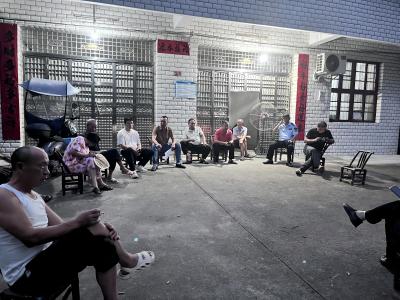 通城县大坪乡草鞋村：屋场会讲反诈课 守护村民“钱袋子”