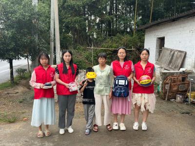 中建二局通修高速公路志愿服务队：“爱心妈妈”暖心相伴助开学