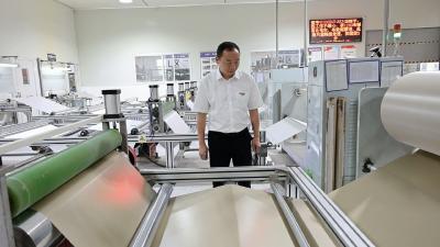 【劳模风采⑭】邓炳南：守实业深耕云母领域 强党建引领企业前行