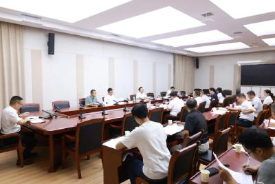 黄建平主持召开县委常委会2025年第24次会议