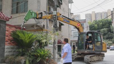 【我的城 在焕新】通城县隽水镇古龙社区：主动拆违让路 建立“暖心通道” 