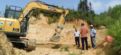 通城县塘湖镇龙印村：九旬老人之子主动拆除“活人墓” 文明新风拂山村
