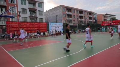 视频-通城县首届全民健身篮球赛乡镇组半决赛激战正酣