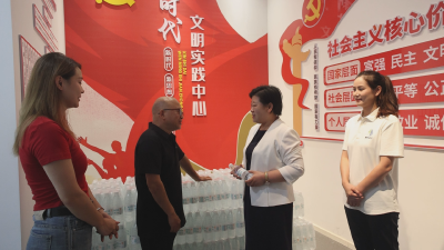 ​通城：爱心企业开展“夏日送清凉”公益活动