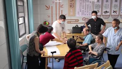 视频-通城县疾控中心为重点人群免费接种流感疫苗