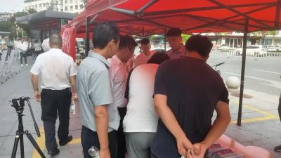 通城县禁毒办联合多部门开展禁毒宣传活动，筑牢全民“防毒墙”