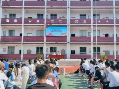 【大思政课】通城县塘湖中学：法制讲座+视频学习 织密青少年禁毒反诈“防护网”