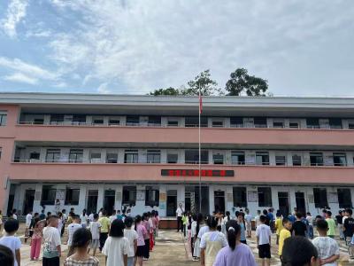 通城县沙堆镇天灯岭完小：思政铸魂 文化润心