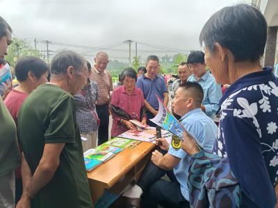 通城县北港镇市场监督管理所开展食品安全宣传活动