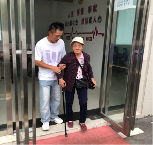 通城县石南镇：贴心助老暖人心，全程护航解民忧