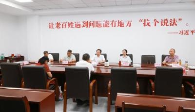 黄建平到县信访接待中心接待来访群众：用心用情解决群众合理诉求 切实维护群众合法权益