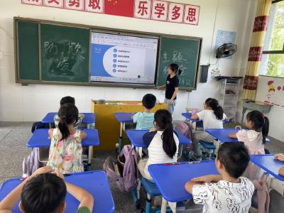 通城县大坪乡达丰完小：开展校园防欺凌主题班会，为成长筑造温暖防线