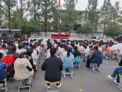 通城县大坪乡多部门联合开展法治进校园活动