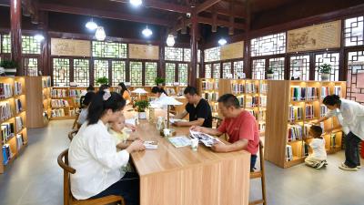 湖北通城：“隽秀书房”点亮市民文化生活