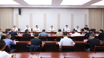 通城县召开2025年“解难题、稳增长、促发展”企业帮扶活动座谈会