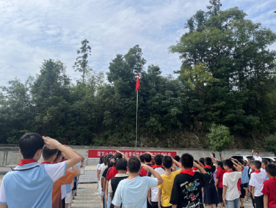 【大思政课】通城县马港镇潭下小学：开学典礼启新程 法制教育护成长