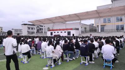 视频-筑牢安全防线 共建无诈校园丨通城县三中举办反电诈安全专题讲座