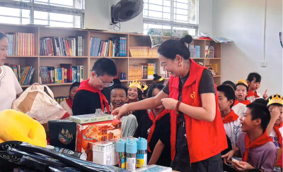 通城县北港镇丰衣完小：圆梦微心愿 集体生日会