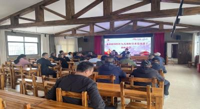 通城县塘湖镇荻田村：九九重阳敬老情 共谋发展话新篇