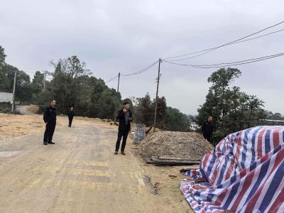 通城县石南镇：专项核查赛公村村民建房，强化农村建房监管