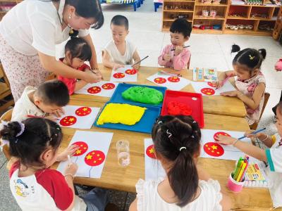 通城县大坪乡下畈完小幼儿园开展国庆节主题活动