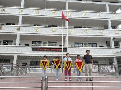 通城县大坪乡下畈完小开展九月“文明班级”评选活动