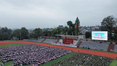 通城公安多警联动进校园 织密“反恐+反诈+禁毒”安全防护网