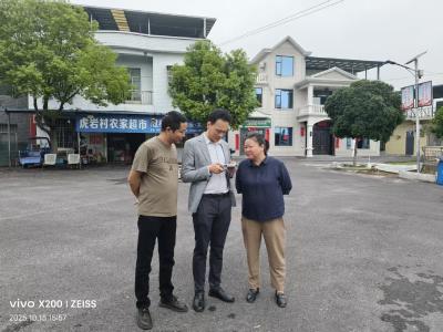 通城县石南镇：巡田野察秋实 筑牢秸秆禁烧防线