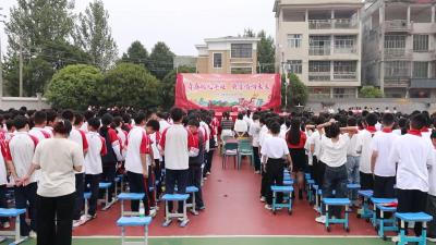 视频-青春献礼华诞 强音唱响未来丨通城县隽水初中（分校）举行庆国庆红歌合唱比赛 
