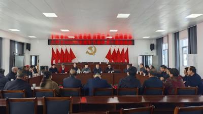 通城县大坪乡开展退休干部“情暖重阳”主题活动