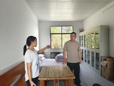 通城县石南镇开展日间照料中心检查工作