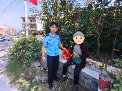 八旬老人走失，通城民警1小时紧急寻回