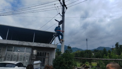 通城县五里镇：小路灯照亮大民生 办实事点亮幸福路