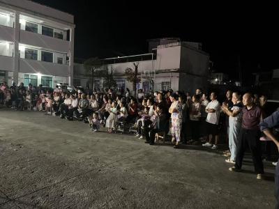 通城县塘湖镇润田村：“欢乐村晚”唱新风  移风易俗入民心
