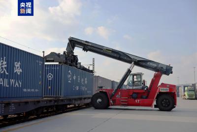 中老铁路运输货物突破7000万吨